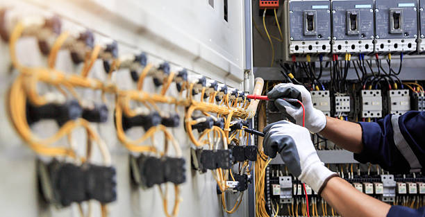 Professional Electrician technician working in Batavia, IL